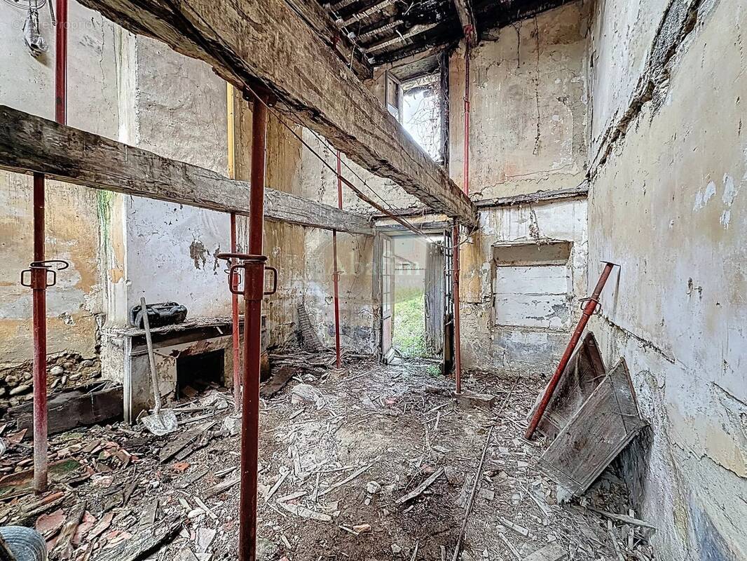 Maison à TRIE-SUR-BAISE