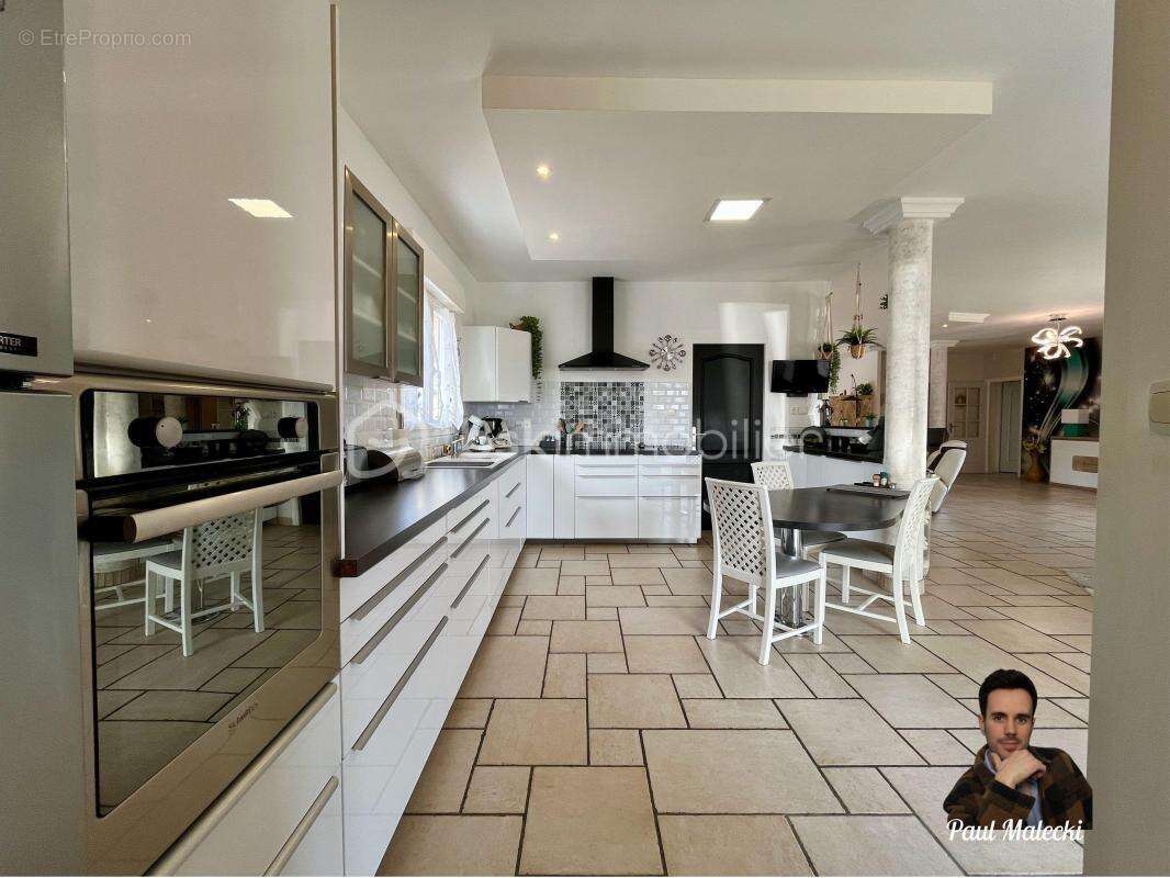 Maison à LA TOUR-DU-PIN