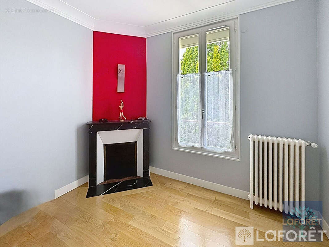 Maison à SAINT-MAUR-DES-FOSSES