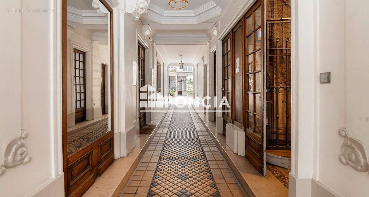 Appartement à PARIS-9E