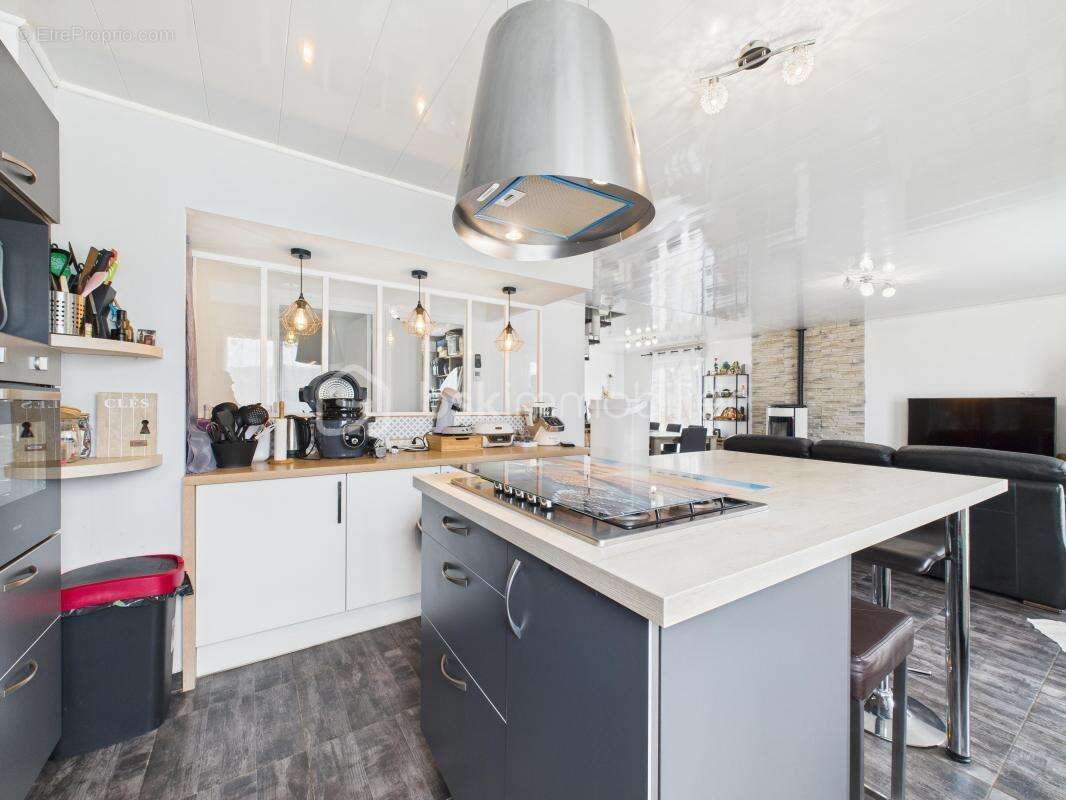 Maison à MEZIERES-SUR-COUESNON