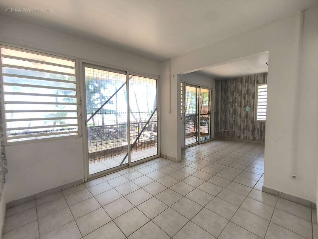 Maison à REMIRE-MONTJOLY