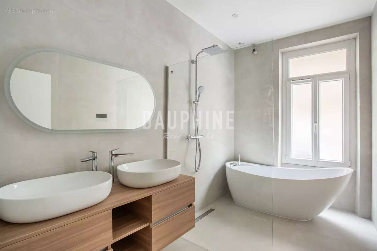 Appartement à PARIS-7E