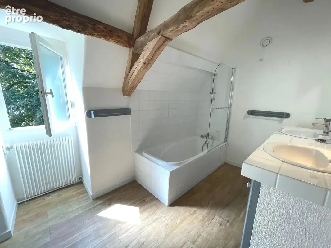 Charmante maison en pierre de 4 chambres avec grange et terrain - photo 9
