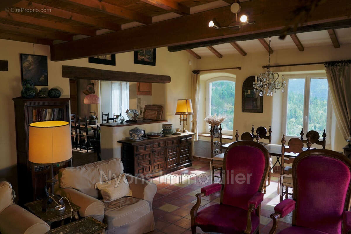 Maison à ARPAVON