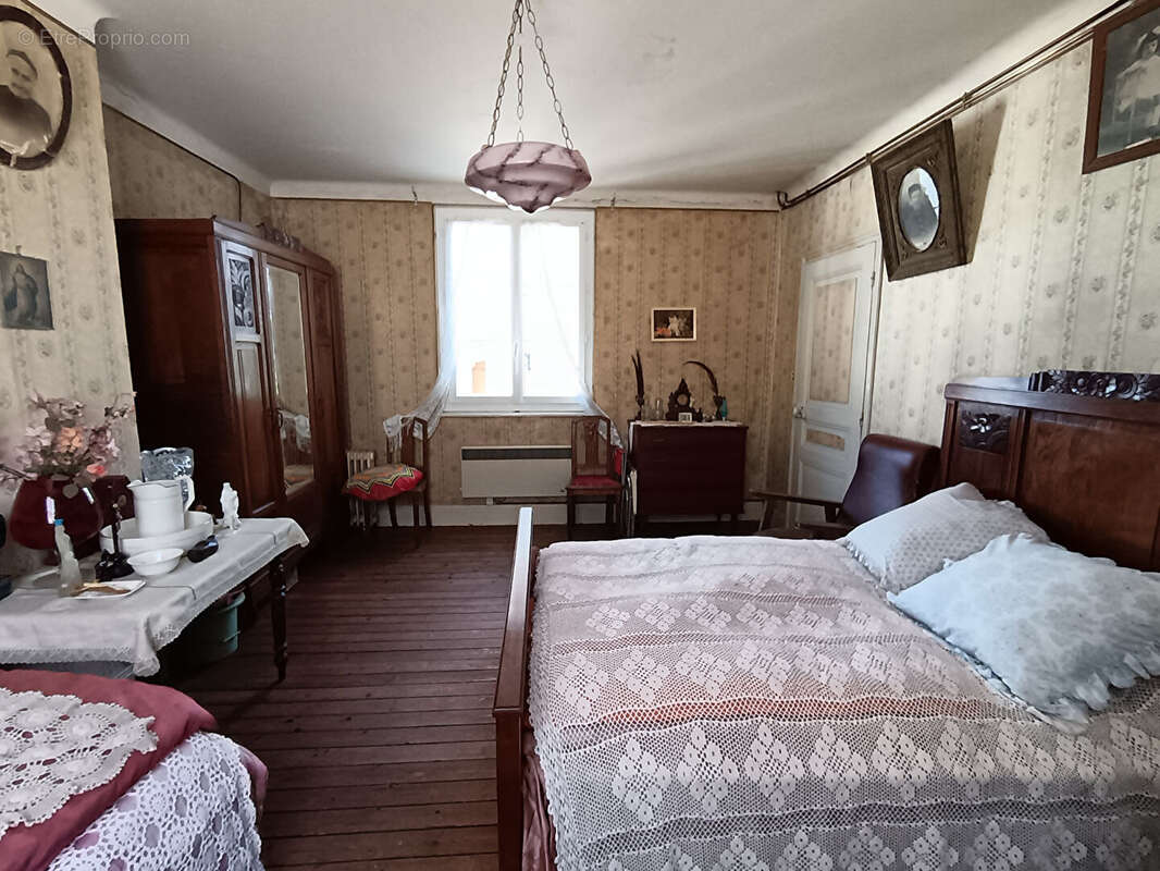 Maison à LIZAC