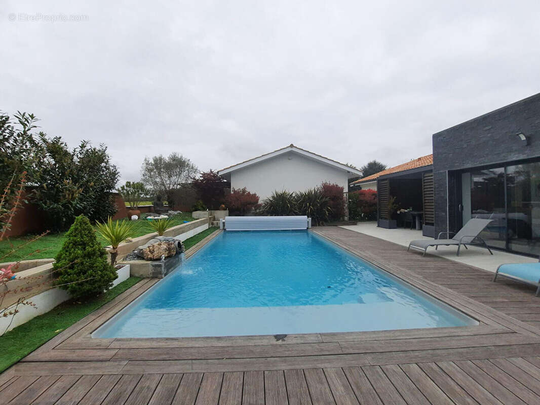 Maison à SAINT-GEOURS-DE-MAREMNE