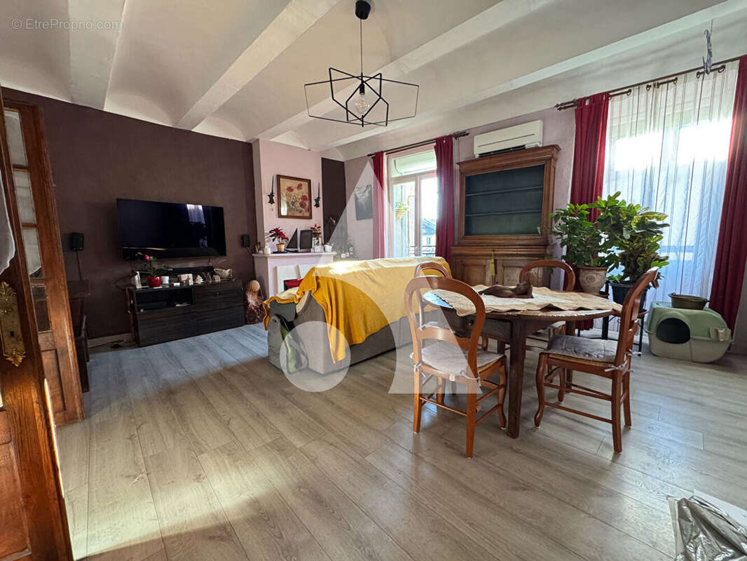 Appartement à GANGES