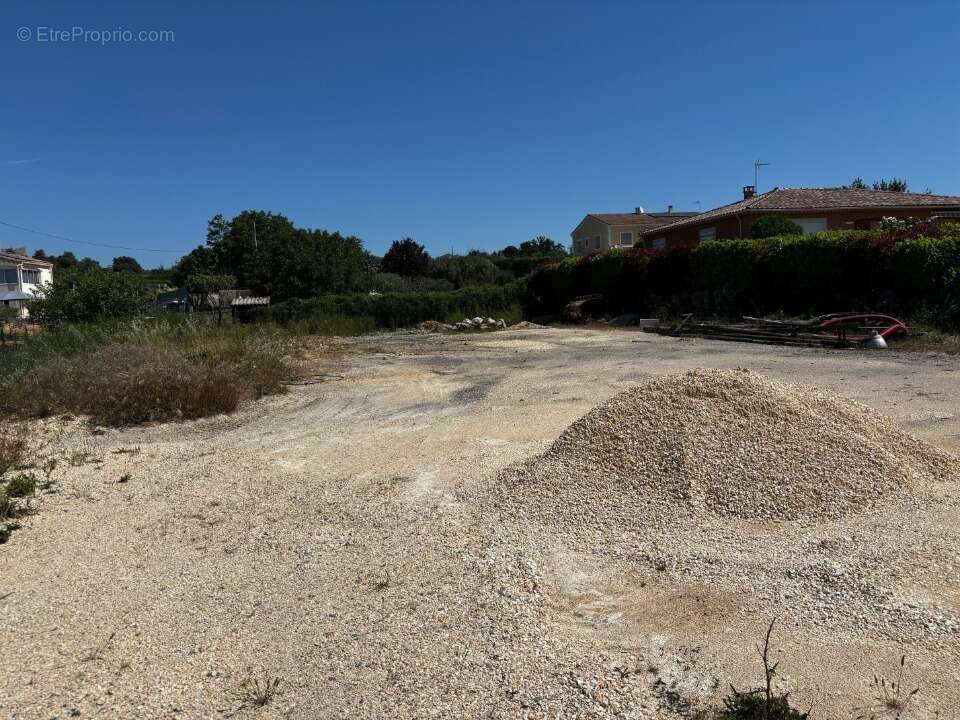 Terrain à SAINT-VICTOR-DE-MALCAP