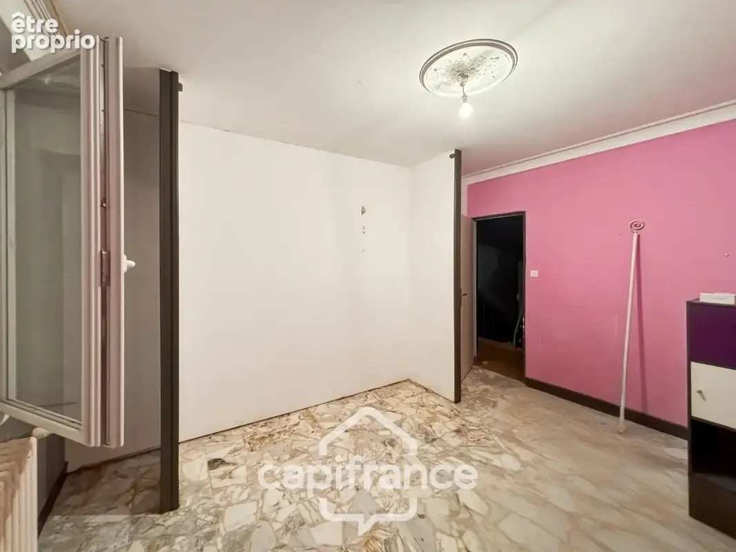 Maison de 124m² habitables à rafraichir - 5 pièces - 4 chambres - jardin, Terrain de 775 m²  - FONTCOUVERTE (17) - photo 9