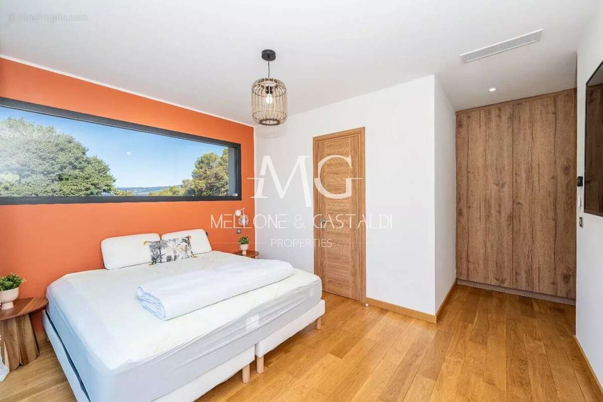 Maison à MOUGINS