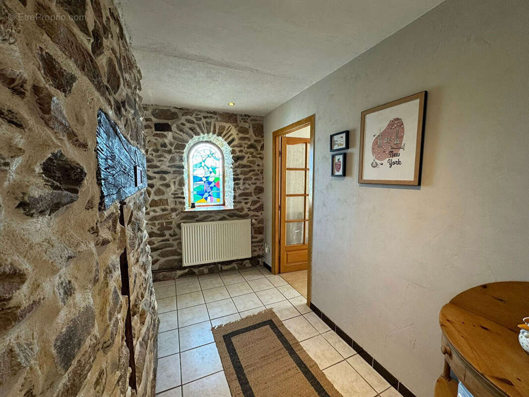 Maison à BUSSIERE-POITEVINE