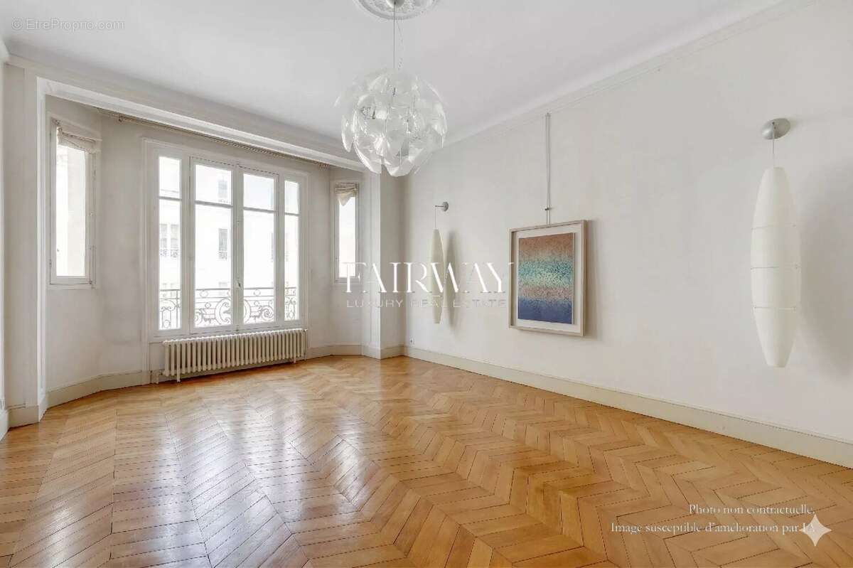 Appartement à PARIS-8E