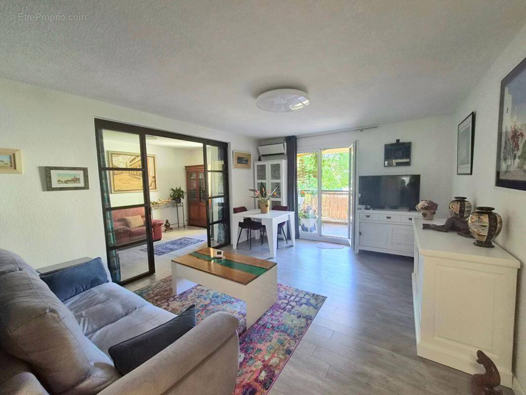 Appartement à SIX-FOURS-LES-PLAGES