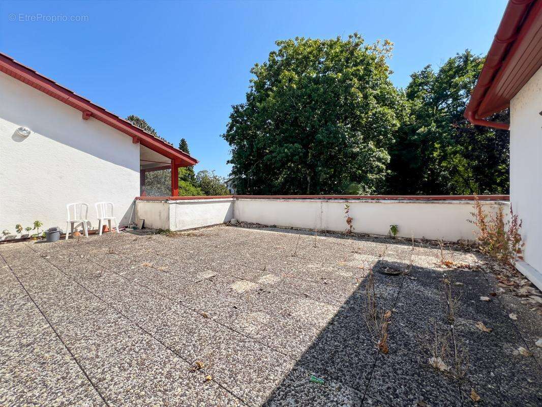 Proche centre, appartement T3 de 67,07 m² avec parking et cellier - photo 7