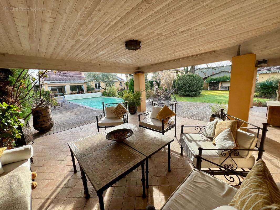 Maison à AMBARES-ET-LAGRAVE