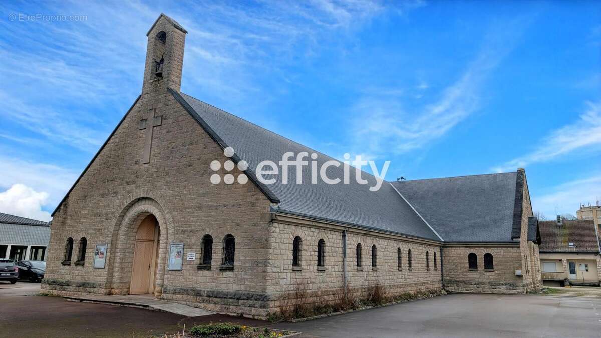Maison à LA CHAPELLE-SAINT-LUC