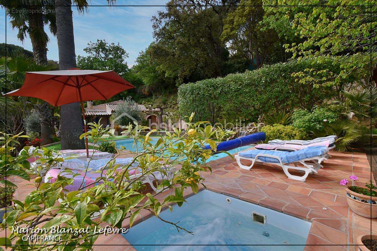 Maison à LA GARDE-FREINET