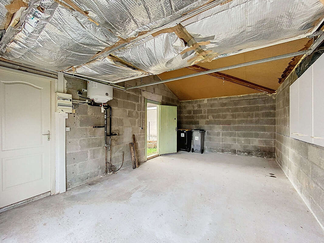 Maison individuelle , 96m2 sur terrain 400m2, trois chambres, un bureau,  un garage. - photo 11