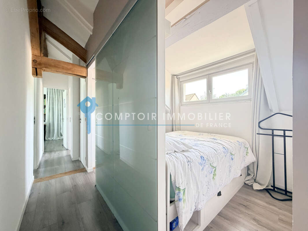 Maison 5 pièces avec jardin et dépendance - photo 9