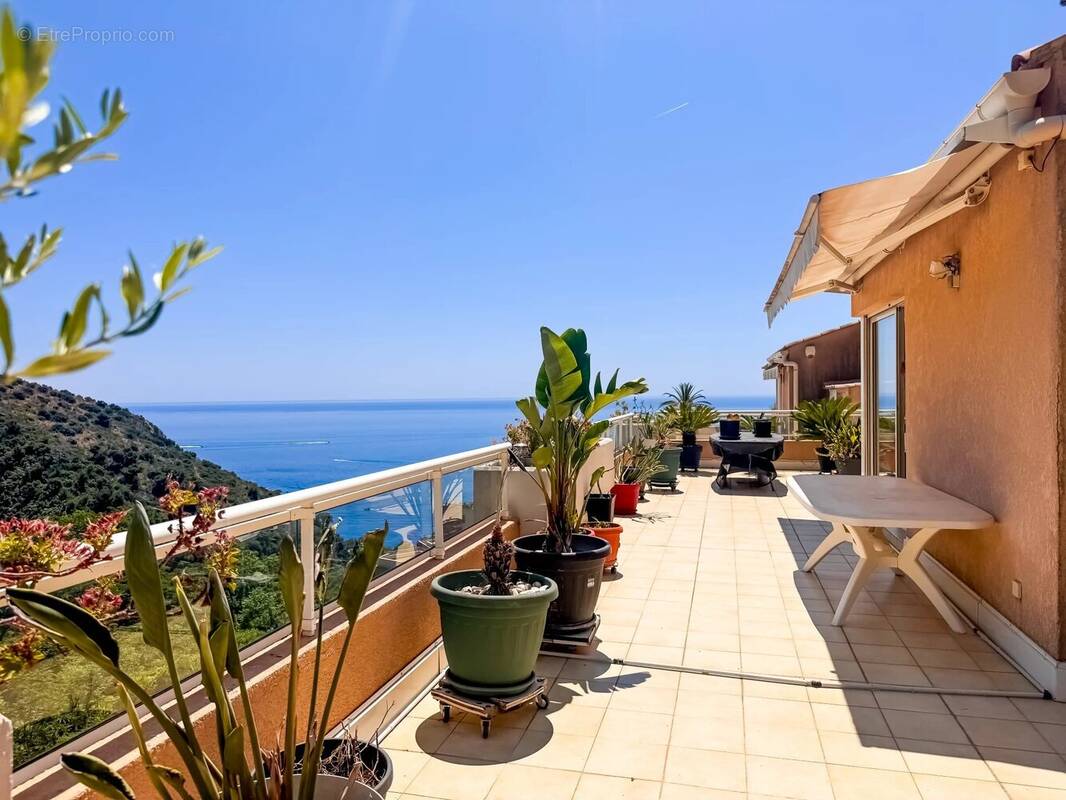 Appartement à EZE