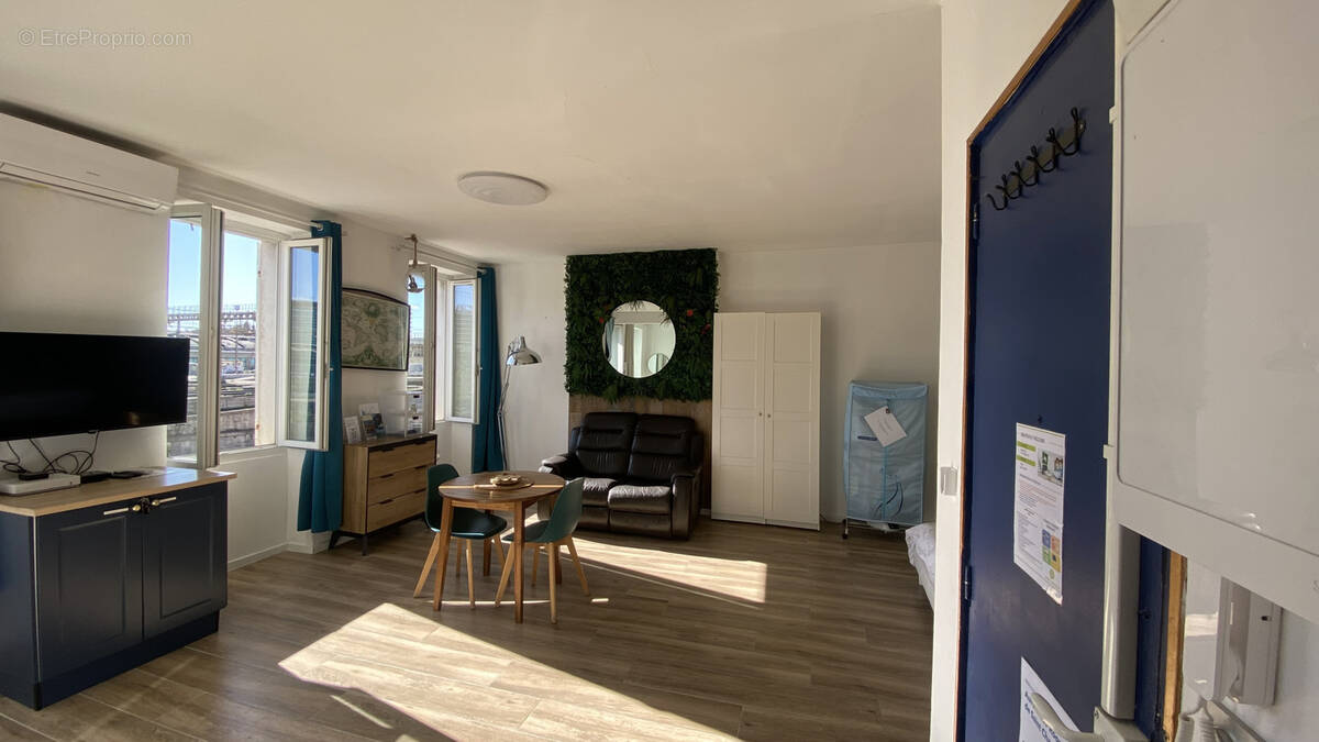 Appartement à MARSEILLE-1E