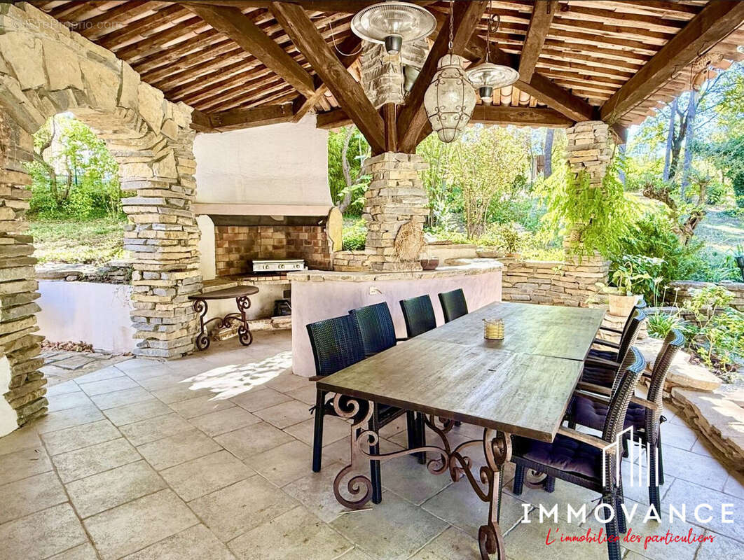 Maison à VAILHAUQUES