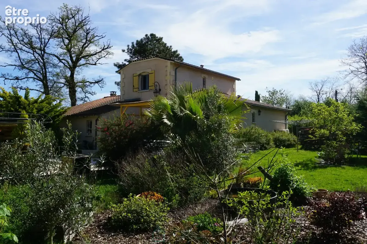 Charmante villa contemporaine au coeur d'un écrin de verdure. - photo 4