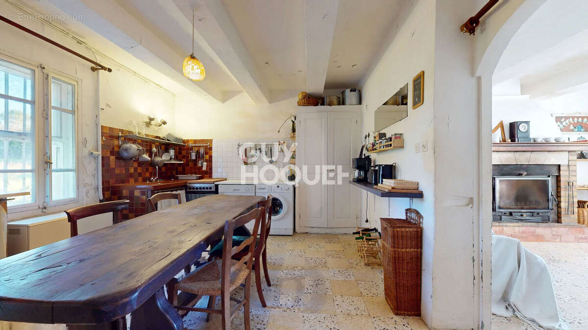 Maison à L&#039;ISLE-SUR-LA-SORGUE