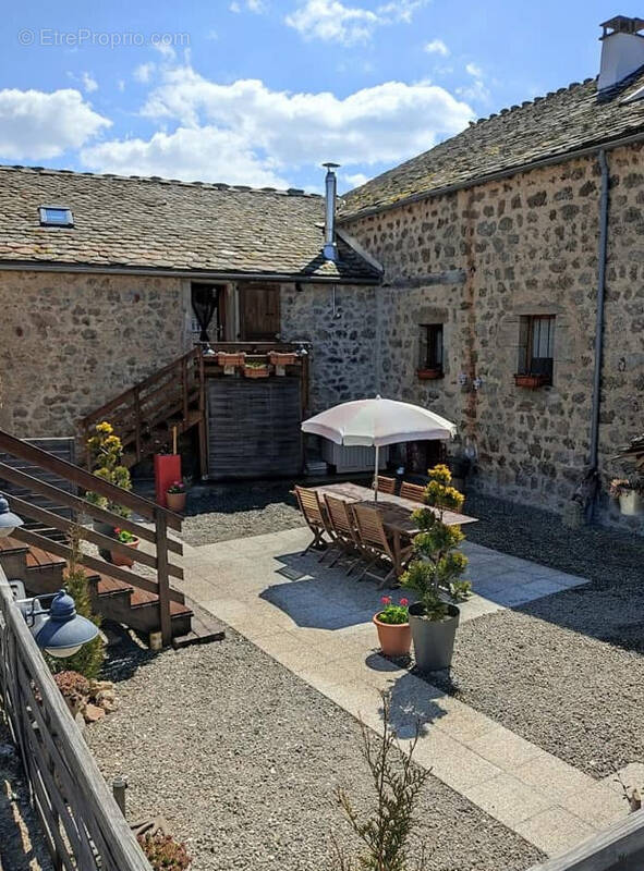 Maison à CHATEAUNEUF-DE-RANDON