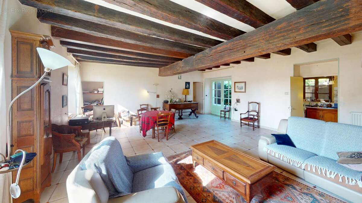 Maison à SURY-EN-VAUX