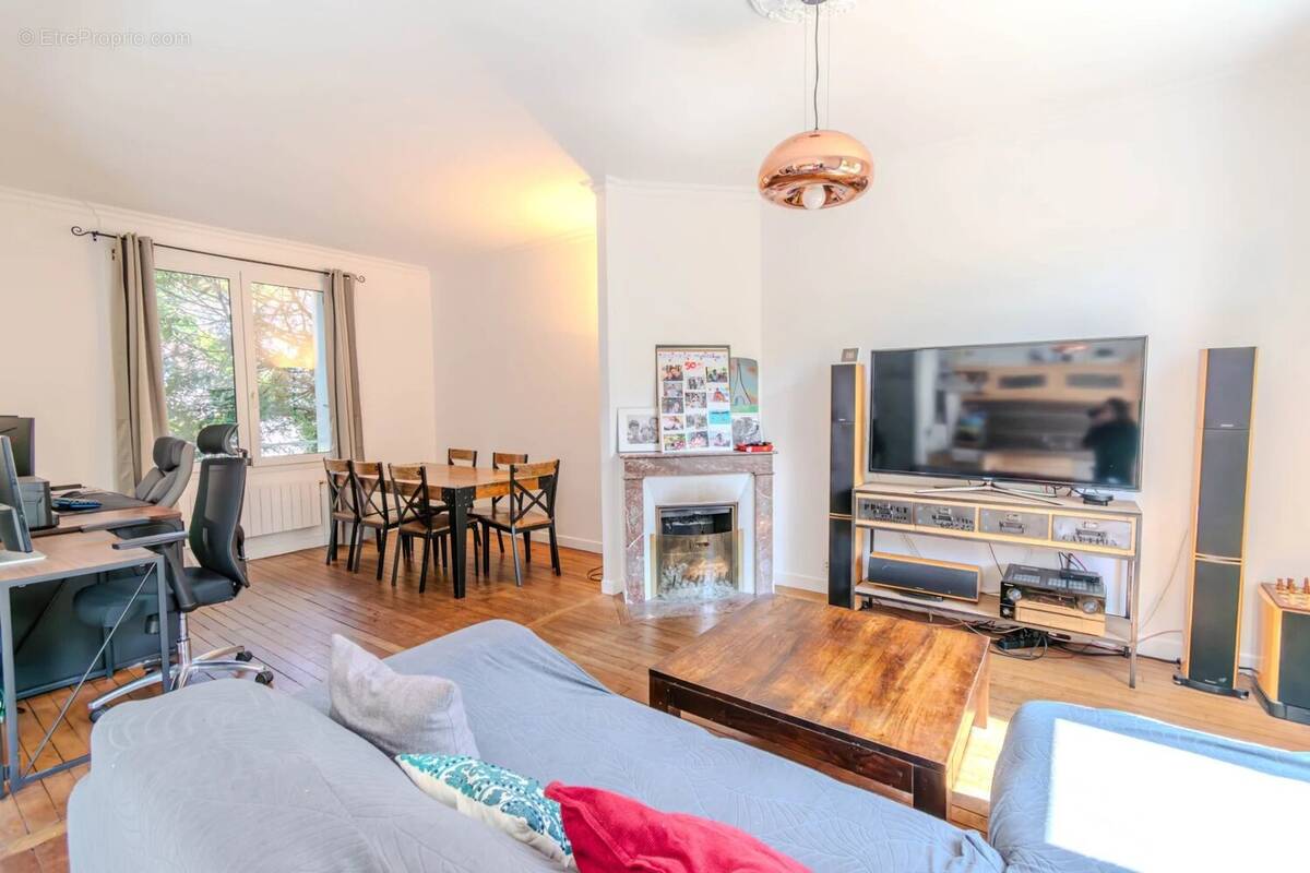 Maison à MONTMORENCY