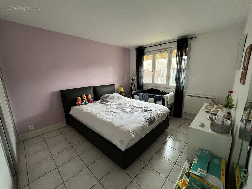 Appartement à PARAY-VIEILLE-POSTE