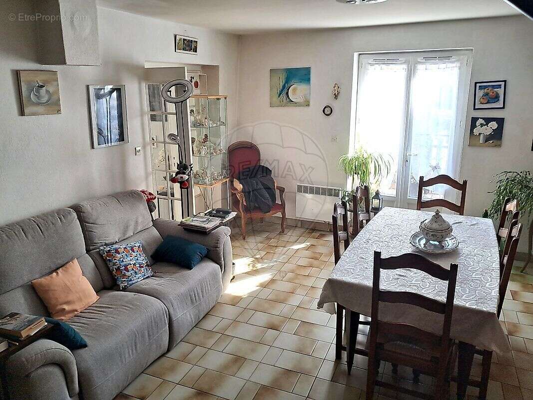 Maison à LUCENAY