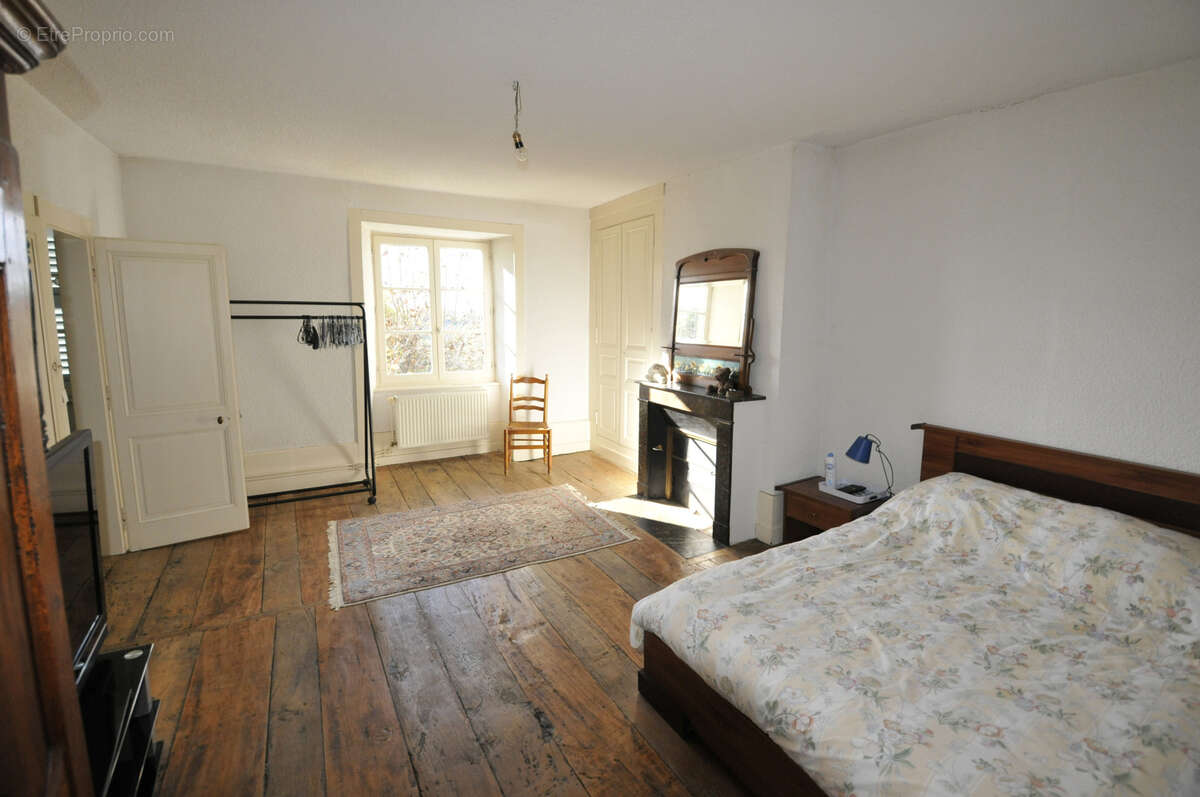 Maison à PIERRE-BUFFIERE