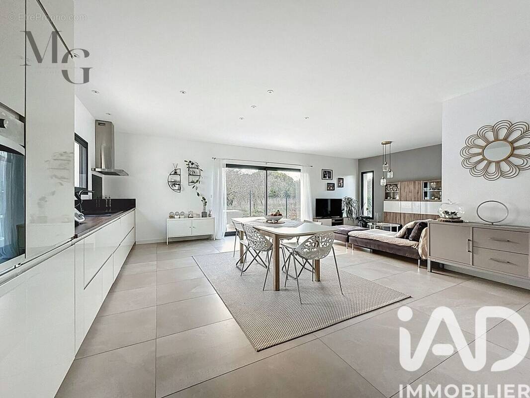 Photo 1 - Maison à POMEROLS