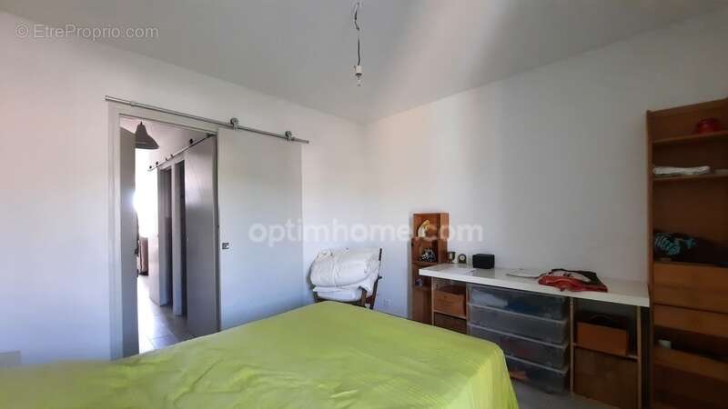  Appartement T2 rénové avec terrasse – Centre-ville de Sausset-les-Pins – A deux pas de la plage - photo 6