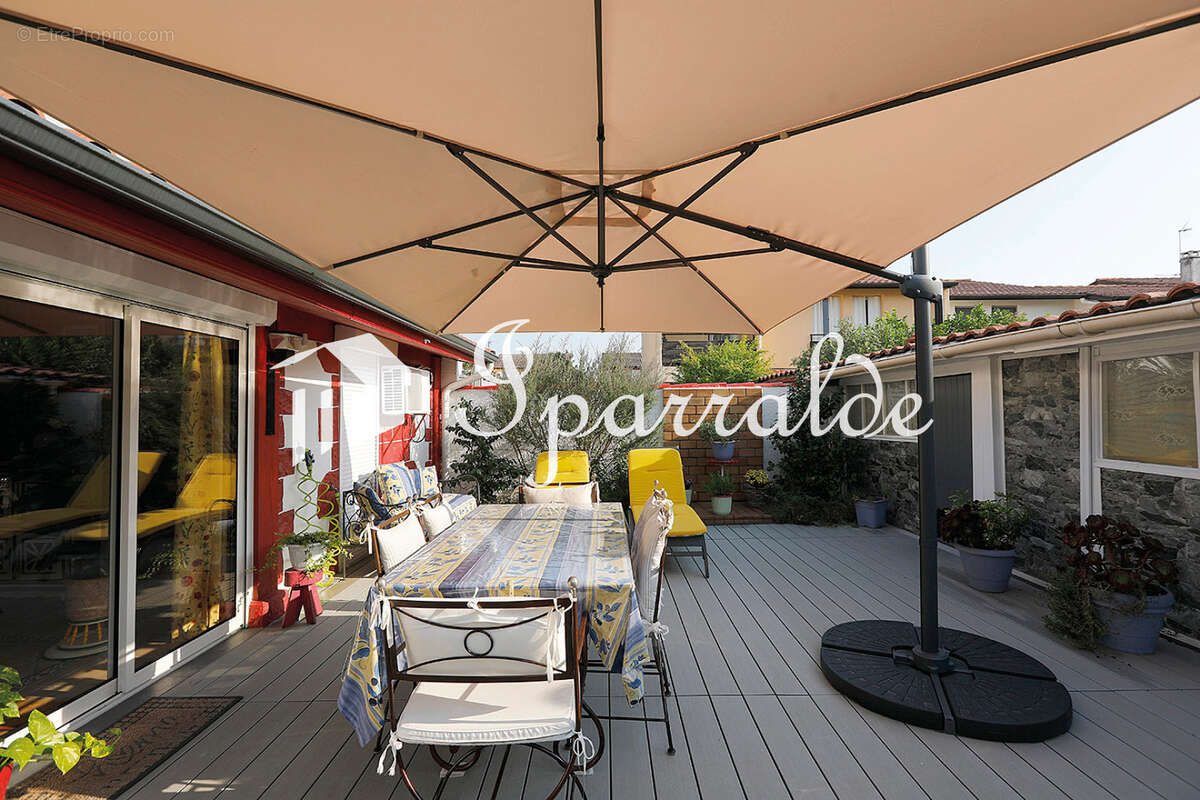 Grande maison familiale F5 lumineuse avec garage, double terrasse et beaux volumes - photo 5
