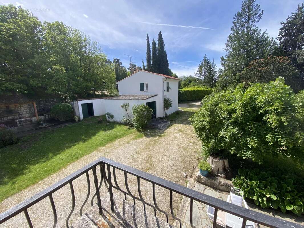 Maison à BERRE-LES-ALPES