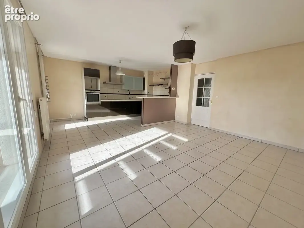À vendre   mions centre   t3 de 64 m2 avec grande terrasse et garage en sous-sol - photo 3