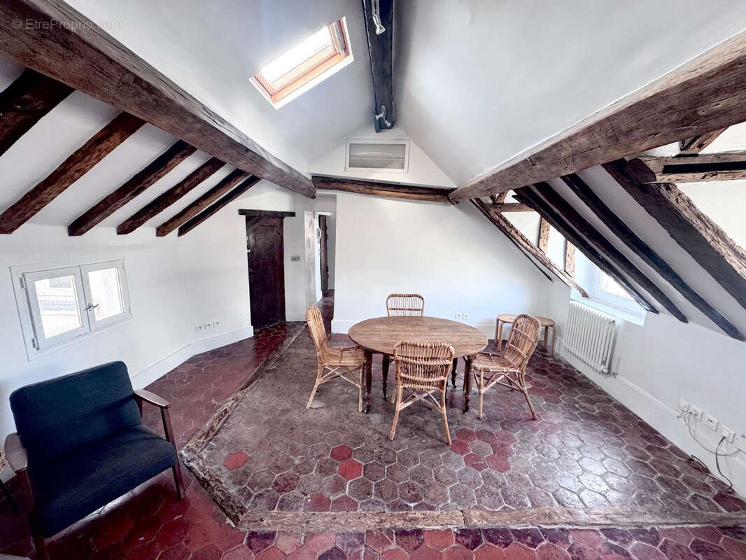 Appartement à PARIS-3E