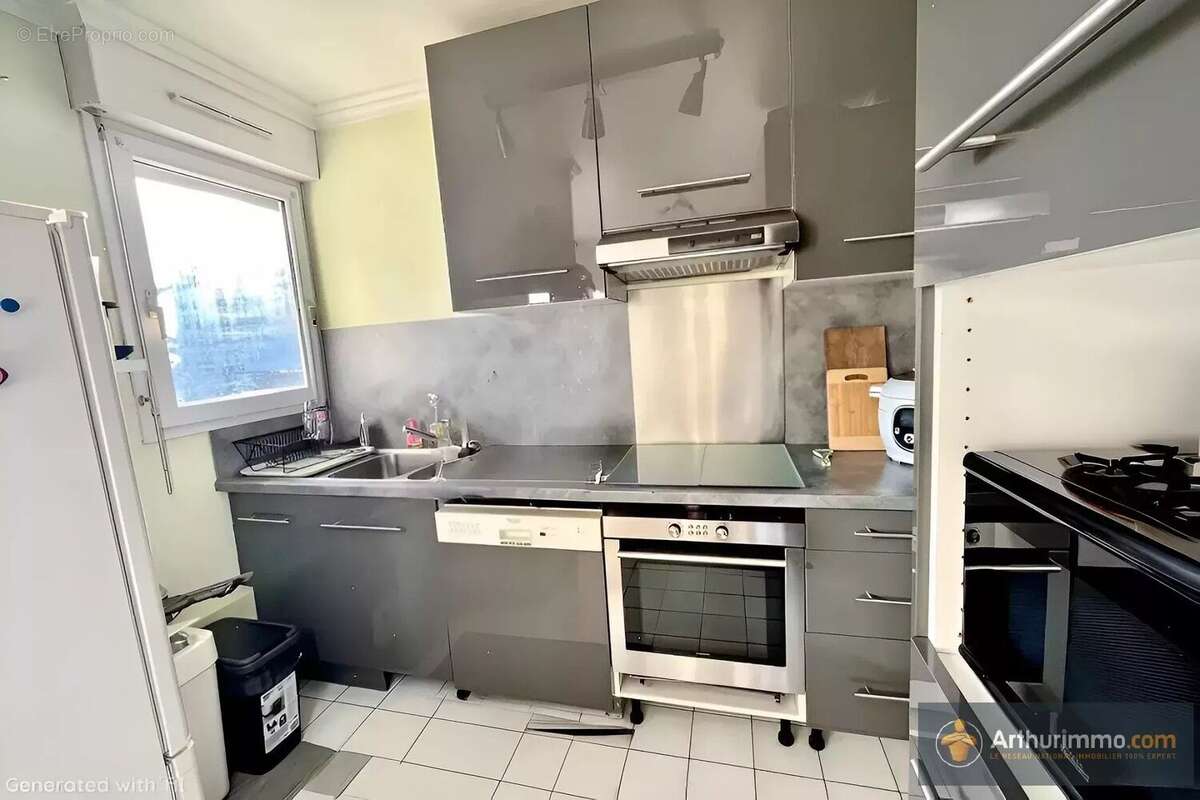 Appartement à LES PAVILLONS-SOUS-BOIS