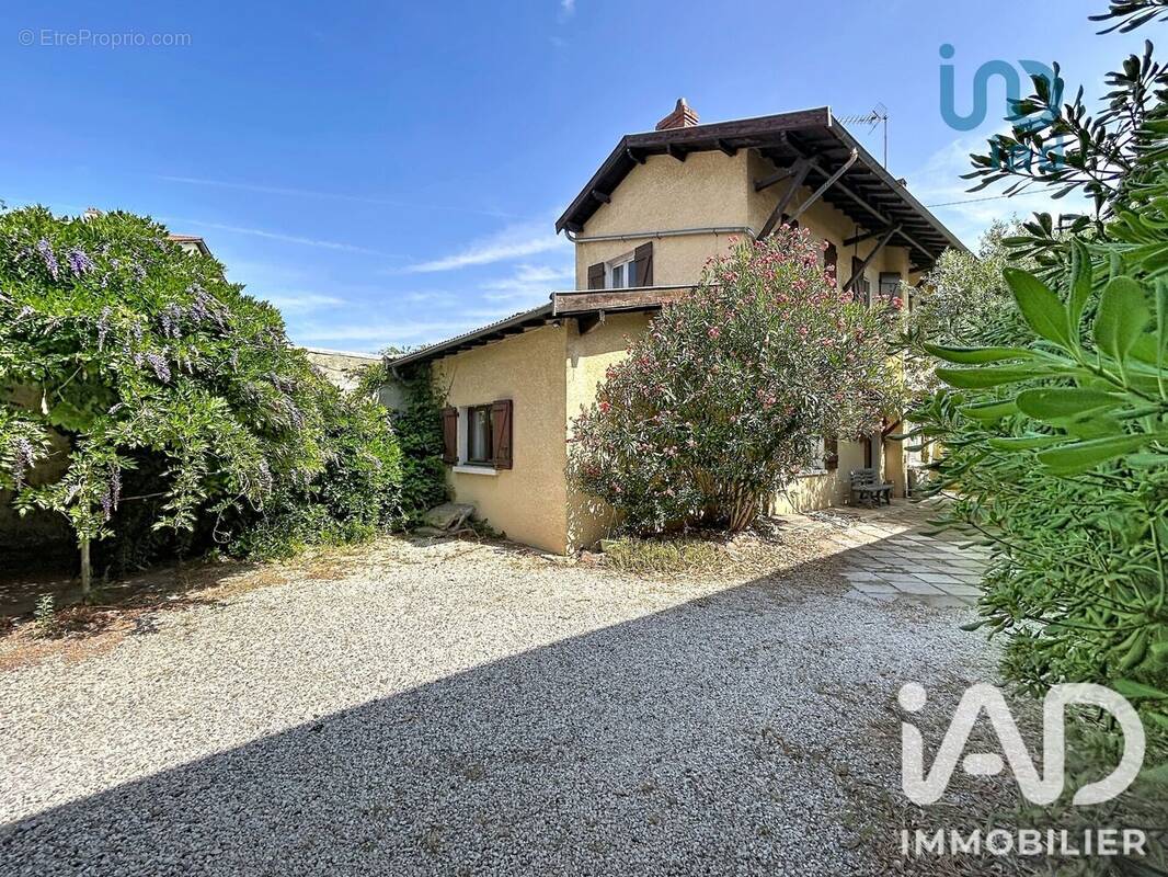 Photo 1 - Maison à LE PEAGE-DE-ROUSSILLON