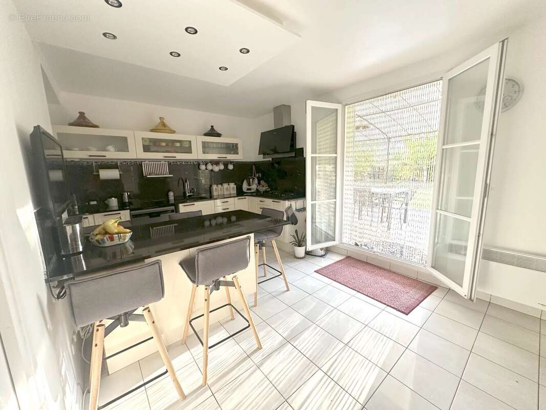 Maison à LES ESSARTS-LE-ROI