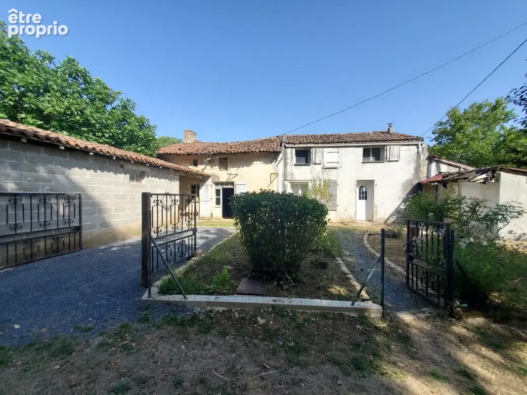 Photo Maison à Nanteuil-En-Vallee au prix de 45 500€