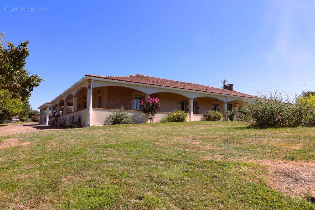 Maison à L'HONOR-DE-COS