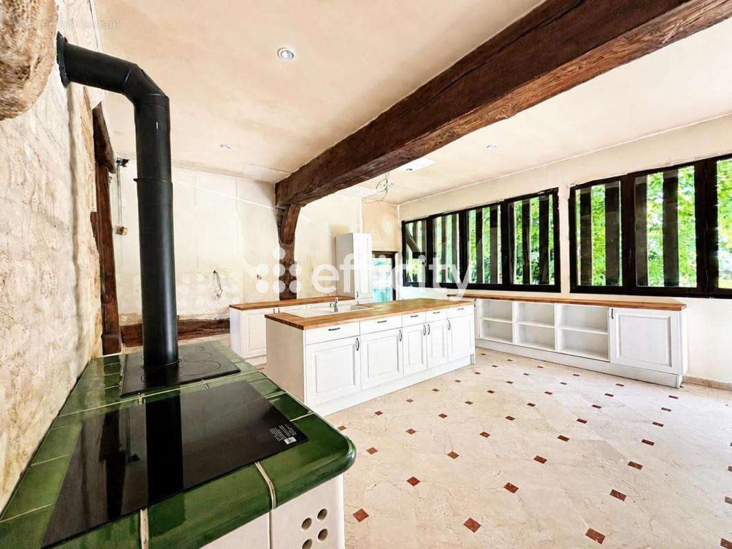 Maison 330 m² à Villers-Saint-Frambourg  - photo 15