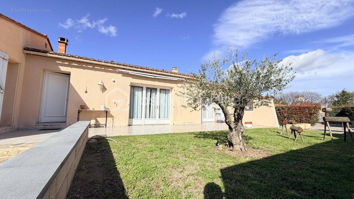 Maison à PEZILLA-LA-RIVIERE