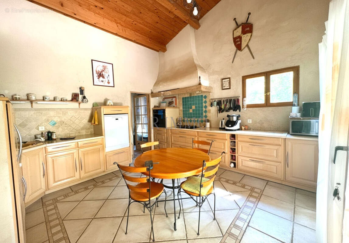 Maison à CHATEAUDOUBLE