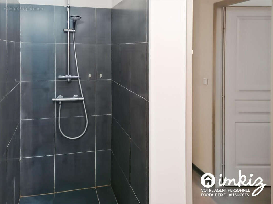 Appt. T4 en duplex dans maison de village - Garage - photo 10